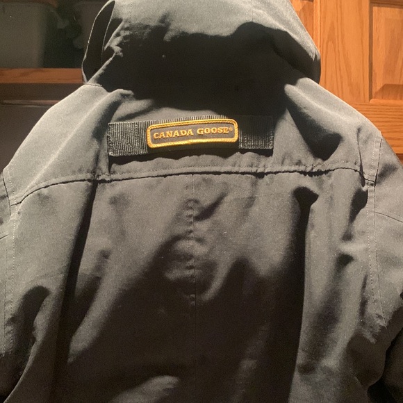 Mens Black Canada Goose Winter Parka (Removable fur) - Picture 11 of 11